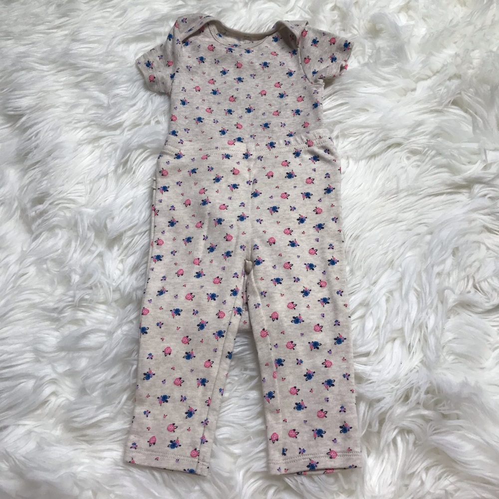 Carter’s sweet floral 2 piece outfit set (or Jammies) size 9 months
